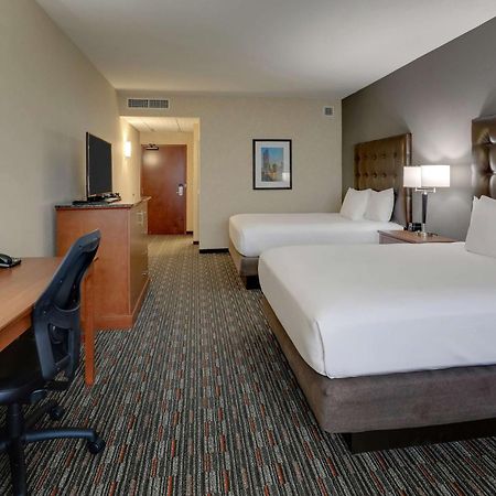 Drury Inn & Suites Charlotte Arrowood 외부 사진