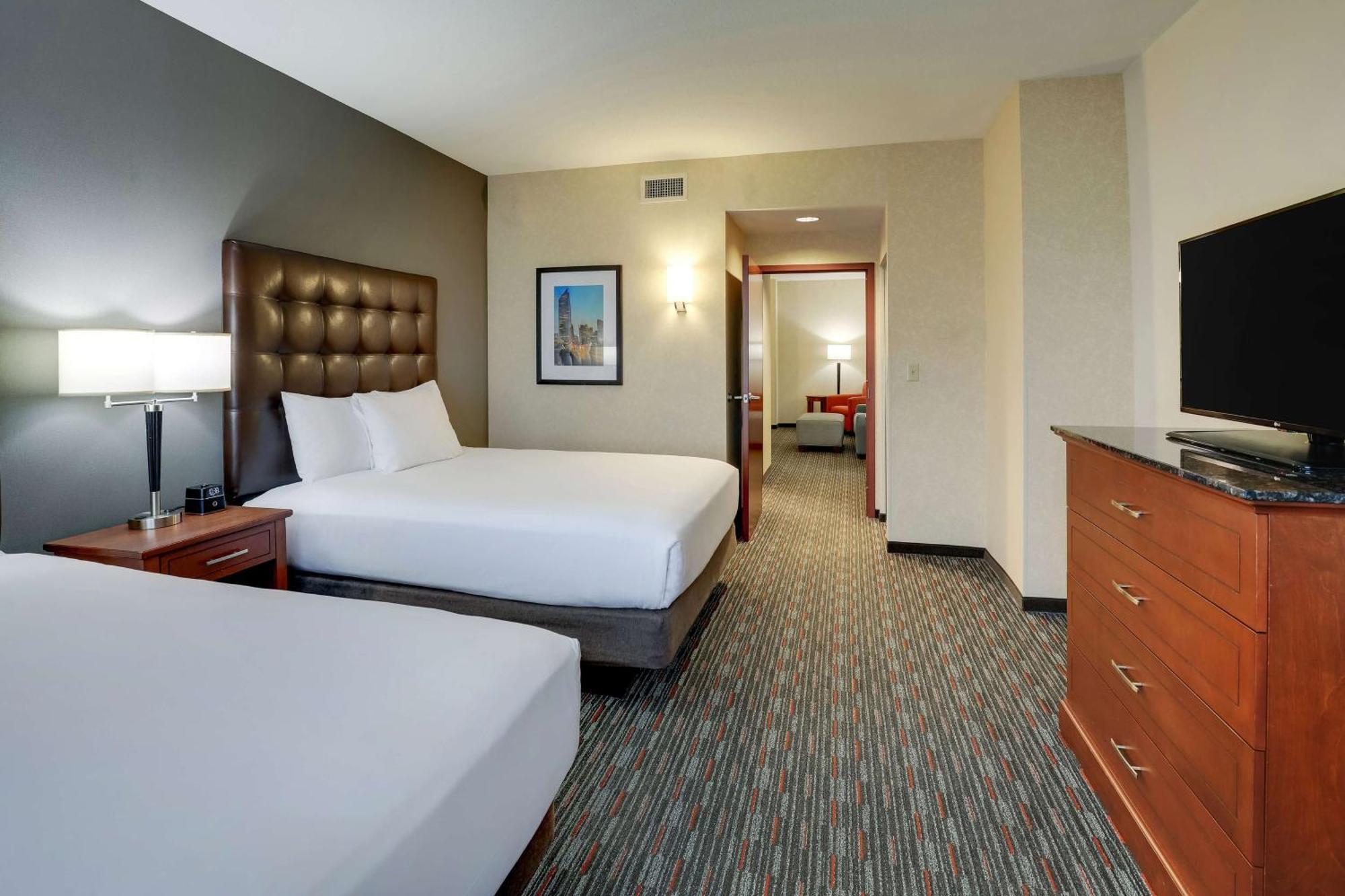 Drury Inn & Suites Charlotte Arrowood 외부 사진