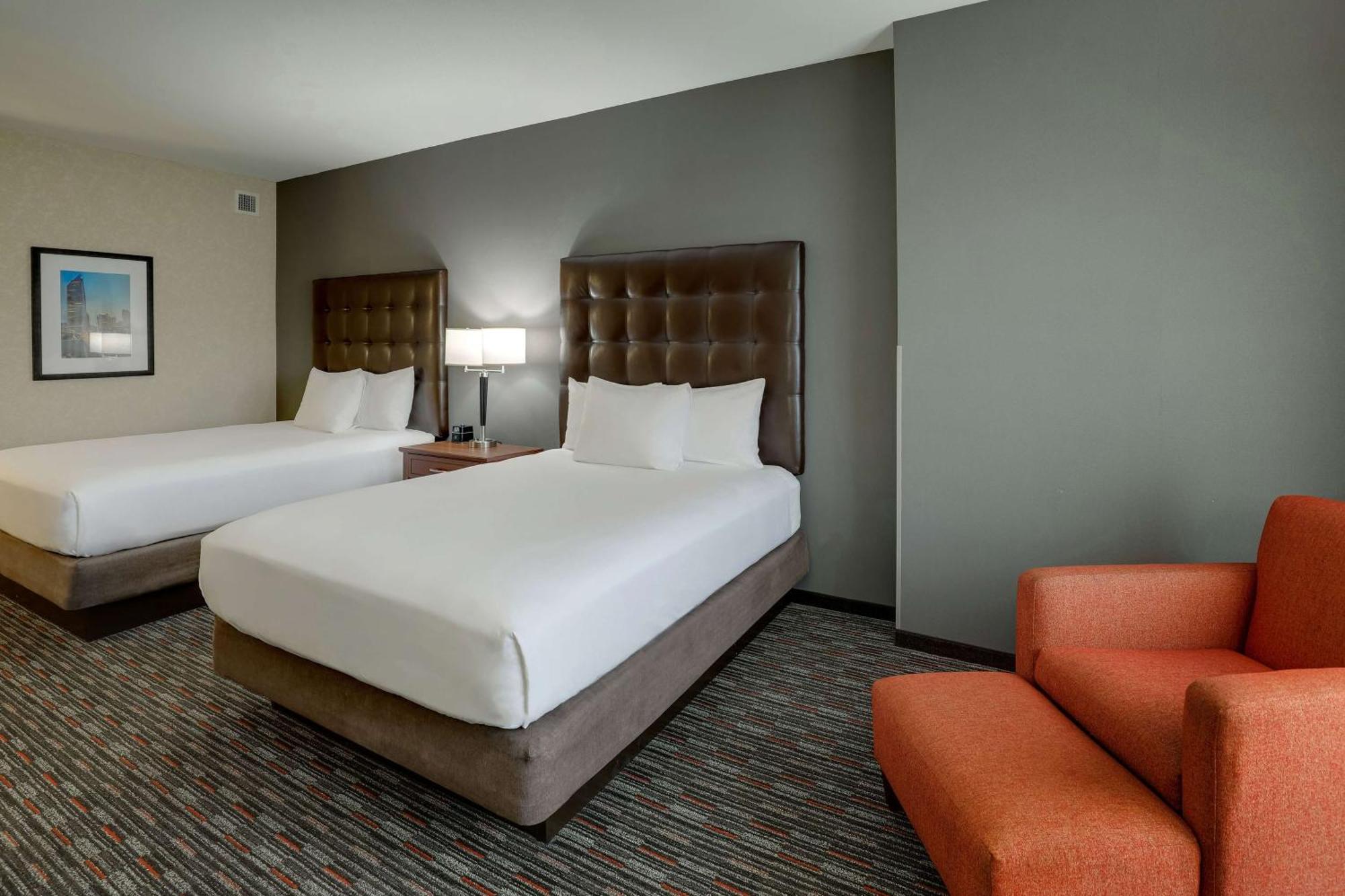 Drury Inn & Suites Charlotte Arrowood 외부 사진
