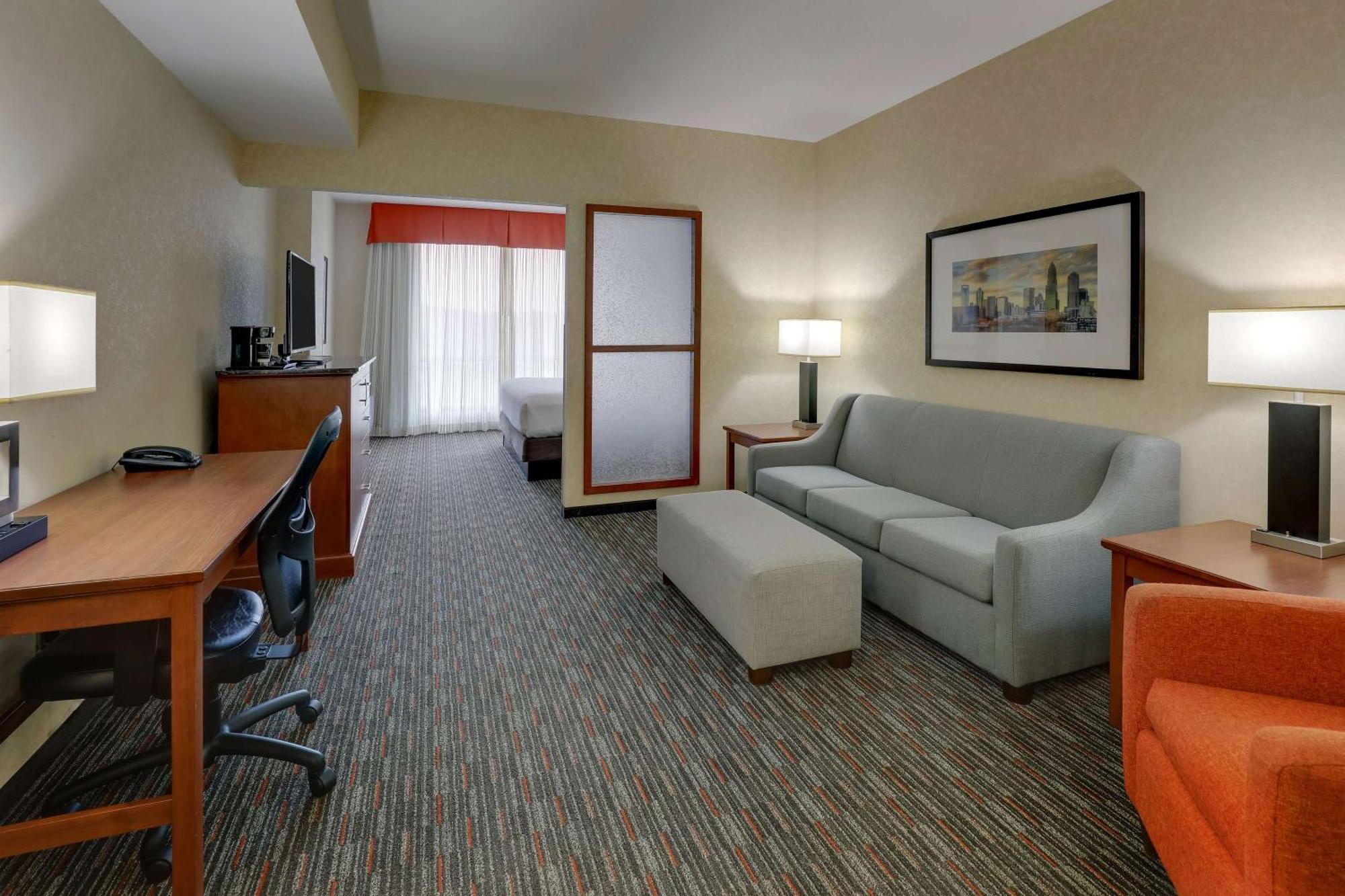 Drury Inn & Suites Charlotte Arrowood 외부 사진