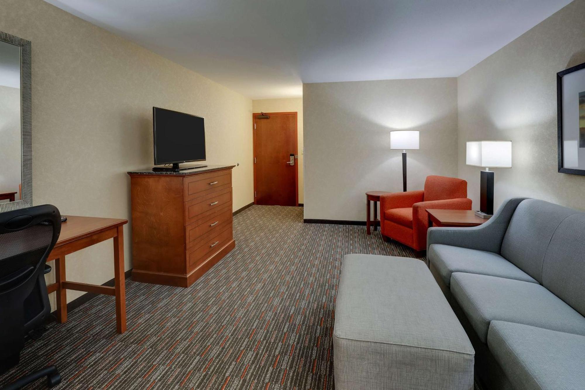 Drury Inn & Suites Charlotte Arrowood 외부 사진