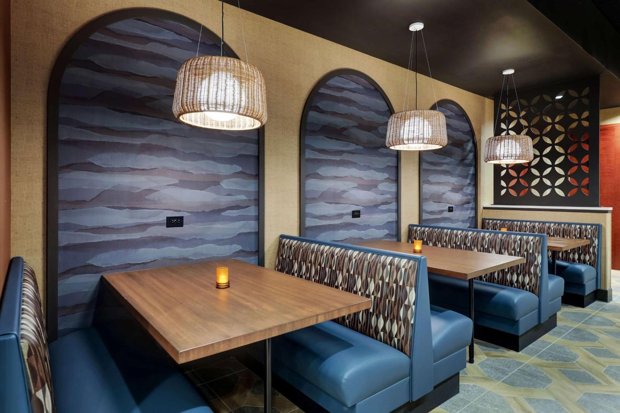 Drury Inn & Suites Charlotte Arrowood 외부 사진