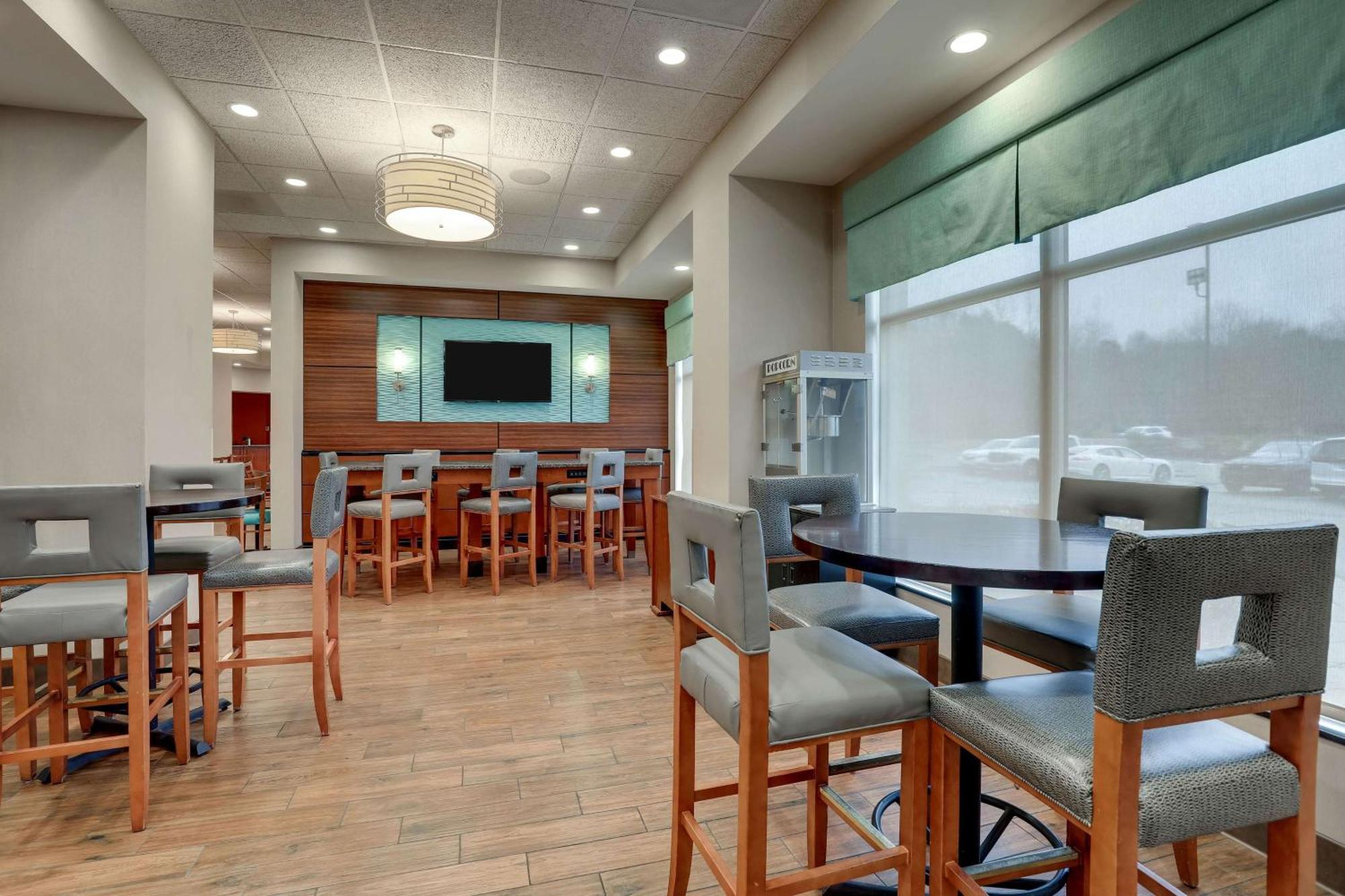 Drury Inn & Suites Charlotte Arrowood 외부 사진