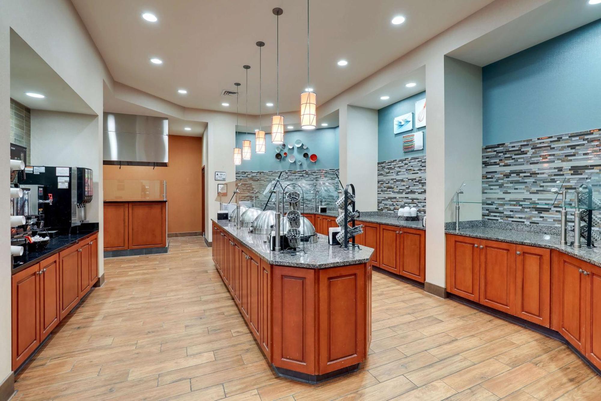 Drury Inn & Suites Charlotte Arrowood 외부 사진