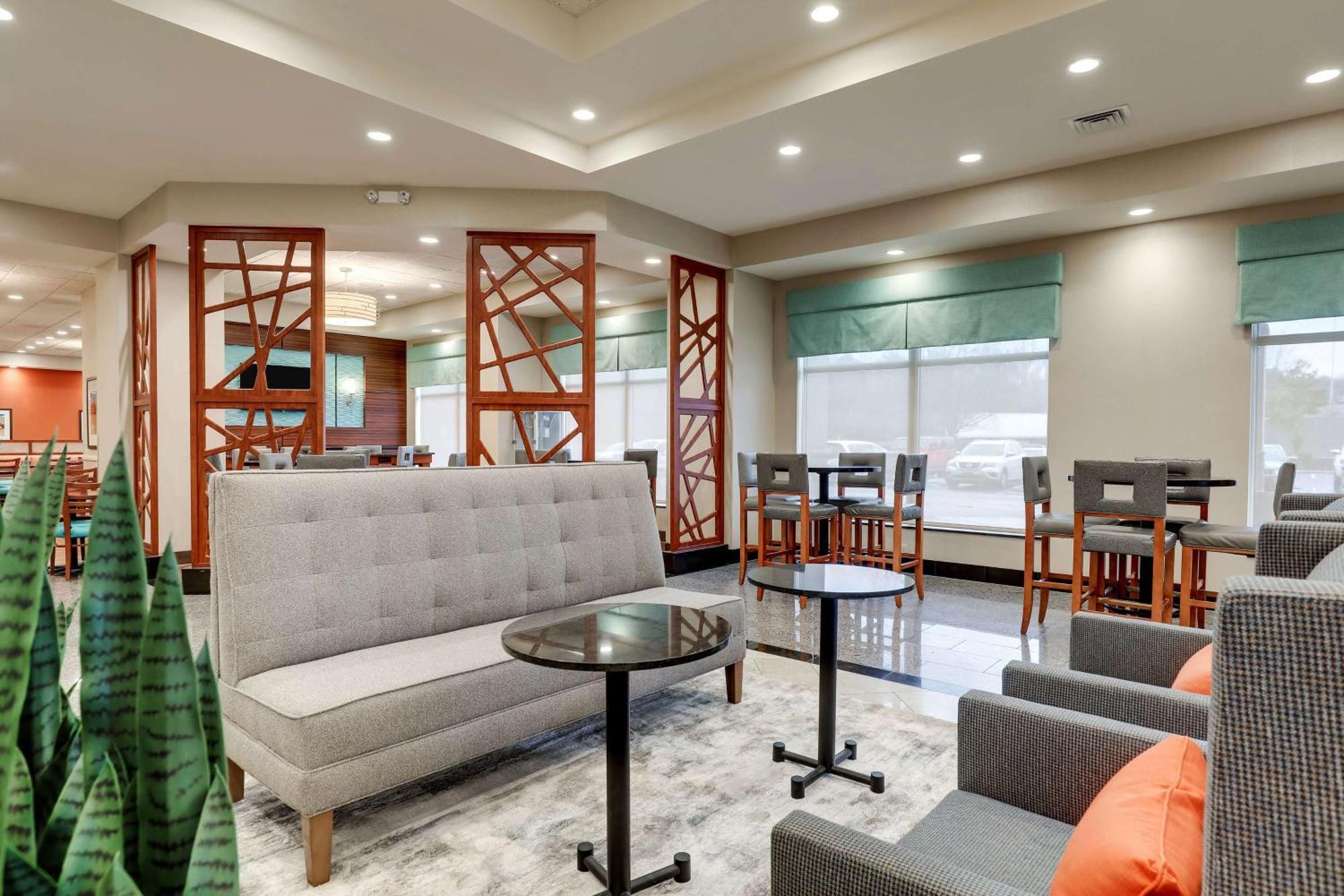 Drury Inn & Suites Charlotte Arrowood 외부 사진